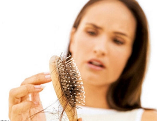 ۹دلیل اصلی وشایع ریزش مو